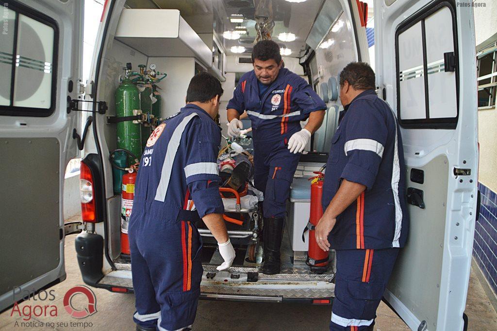 Acidente entre motocicleta e caminhão deixa rapaz gravemente ferido na Av. Fátima Porto | Patos Agora - A notícia no seu tempo - https://patosagora.net