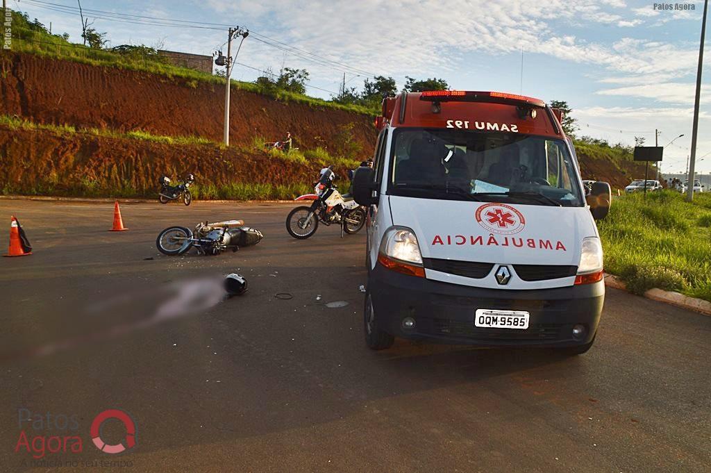 Acidente entre motocicleta e caminhão deixa rapaz gravemente ferido na Av. Fátima Porto | Patos Agora - A notícia no seu tempo - https://patosagora.net