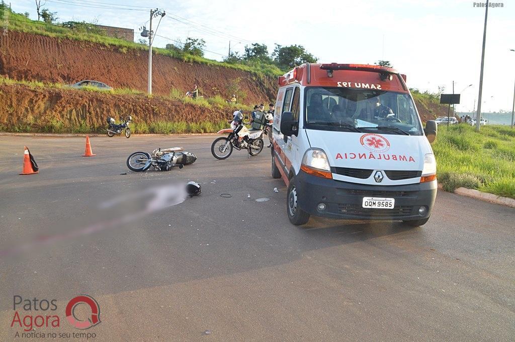 Acidente entre motocicleta e caminhão deixa rapaz gravemente ferido na Av. Fátima Porto | Patos Agora - A notícia no seu tempo - https://patosagora.net