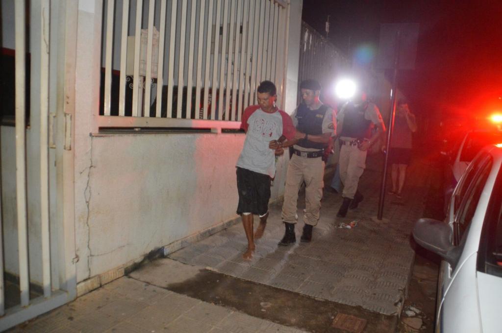 Lagoa Formosa: Com ajuda da população PM prende jovem suspeito de traficar drogas | Patos Agora - A notícia no seu tempo - https://patosagora.net