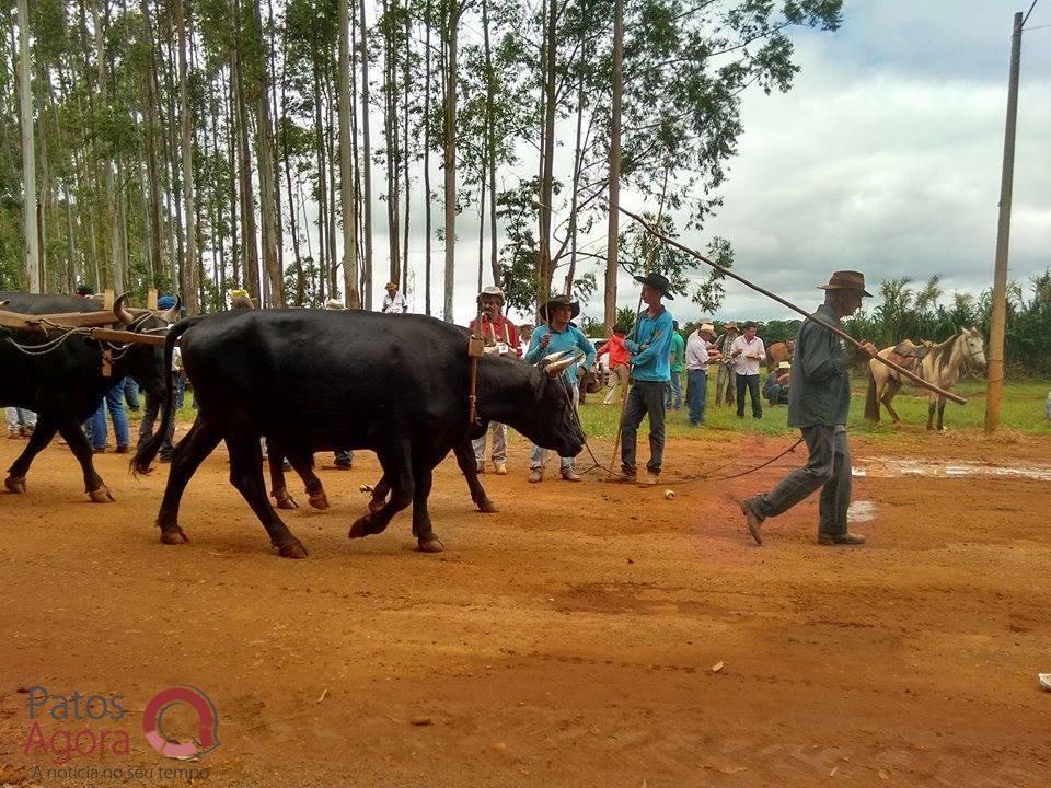 Carreiros são recebidos para tradicional Festa de Carro de Bois em Monjolinho de Minas | Patos Agora - A notícia no seu tempo - https://patosagora.net