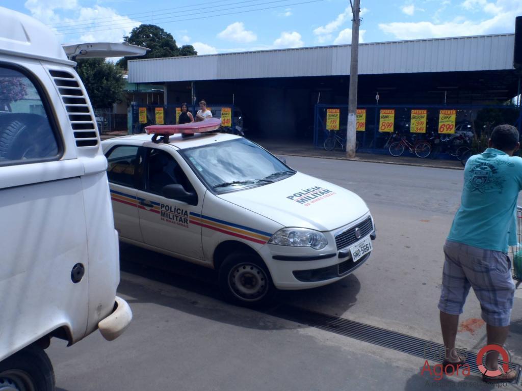 Bandido assalta homem na porta supermercado na Major Gote e na fuga toma moto de assalto | Patos Agora - A notícia no seu tempo - https://patosagora.net