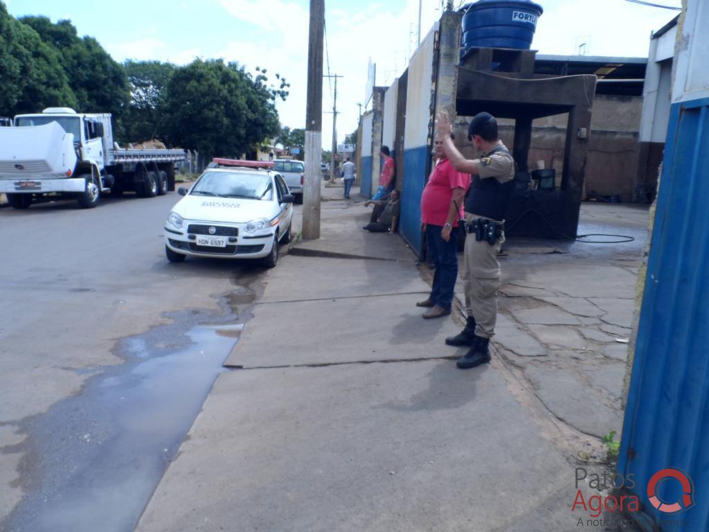 Bandido assalta homem na porta supermercado na Major Gote e na fuga toma moto de assalto | Patos Agora - A notícia no seu tempo - https://patosagora.net