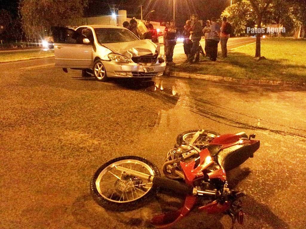 Aconteceu de novo: Acidente deixa motociclista ferido na Avenida JK | Patos Agora - A notícia no seu tempo - https://patosagora.net