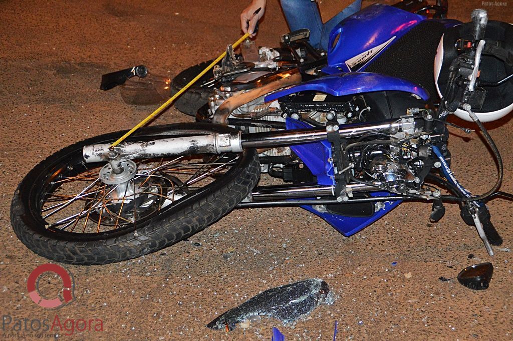 Motociclista é arremessado após bater na lateral de carro em cruzamento não sinalizado | Patos Agora - A notícia no seu tempo - https://patosagora.net