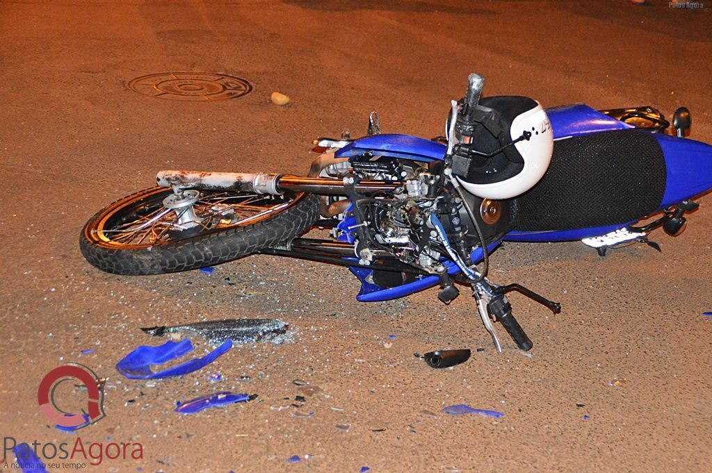 Motociclista é arremessado após bater na lateral de carro em cruzamento não sinalizado | Patos Agora - A notícia no seu tempo - https://patosagora.net