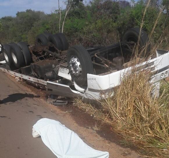 VARJÃO DE MINAS: Motorista morre após tombar caminhão na BR-365 | Patos Agora - A notícia no seu tempo - https://patosagora.net