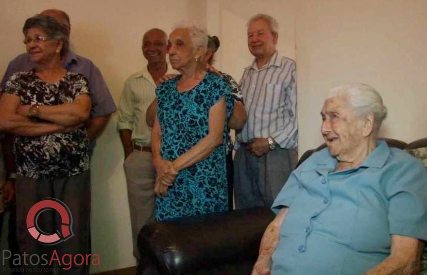 Com 105 anos Dona Sílvia comemora aniversário em Patos de Minas  | Patos Agora - A notícia no seu tempo - https://patosagora.net