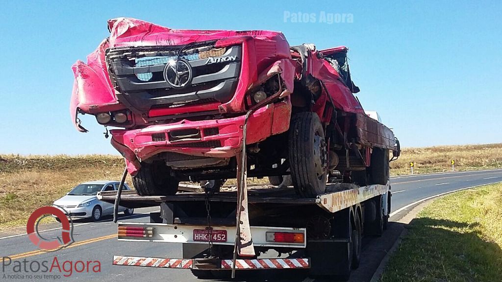 Motorista morre após caminhão capotar na BR-146 próximo de Serra do Salitre | Patos Agora - A notícia no seu tempo - https://patosagora.net