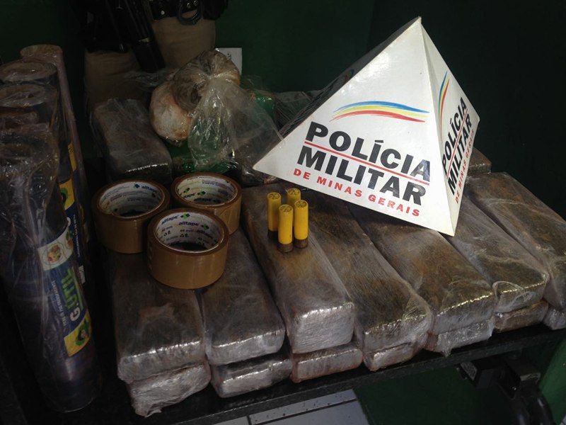 Polícia Militar apreende 36 tabletes de maconha no bairro Jardim Esperança | Patos Agora - A notícia no seu tempo - https://patosagora.net