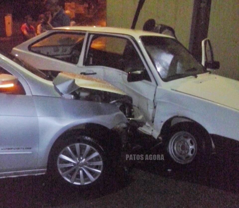 Condutor provoca acidente ao avançar parada obrigatória no Bairro Alvorada | Patos Agora - A notícia no seu tempo - https://patosagora.net