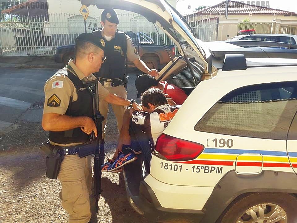 Carro furtado em Patos de Minas é localizado na LMG-743 próximo de Pindaíbas | Patos Agora - A notícia no seu tempo - https://patosagora.net
