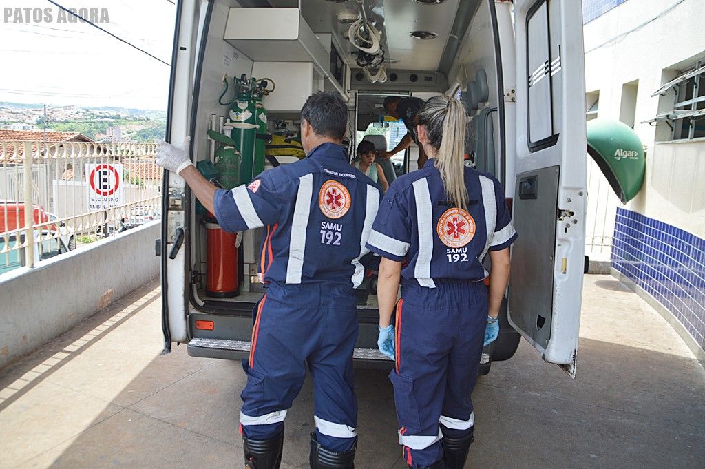 Após acidente ente carro e moto, mãe e filha são atingidas na calçada | Patos Agora - A notícia no seu tempo - https://patosagora.net