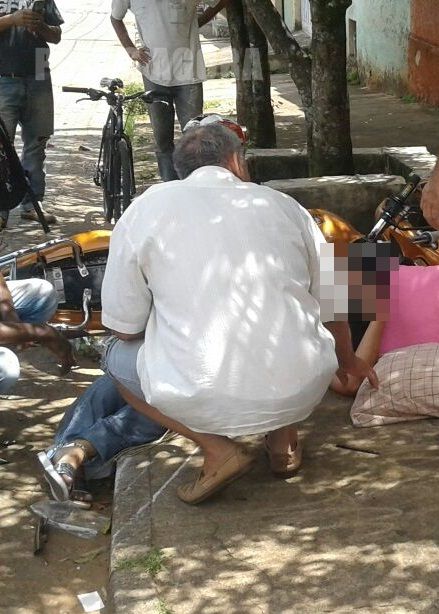 Após acidente ente carro e moto, mãe e filha são atingidas na calçada | Patos Agora - A notícia no seu tempo - https://patosagora.net