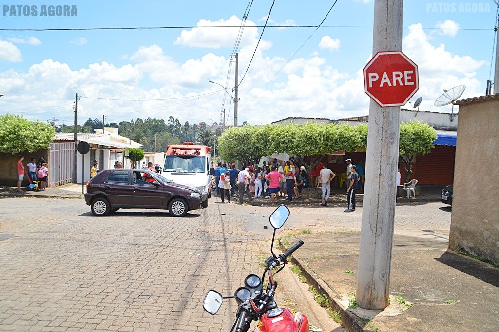 Após acidente ente carro e moto, mãe e filha são atingidas na calçada | Patos Agora - A notícia no seu tempo - https://patosagora.net