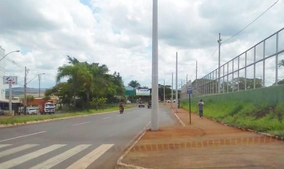 Avenida Marabá e rua Major Gote recebem postes para ampliação da iluminação pública  | Patos Agora - A notícia no seu tempo - https://patosagora.net