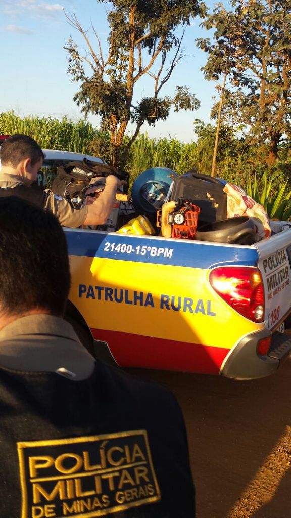 Após tiroteio e perseguição, PM de Carmo do Paranaíba prende suspeitos de praticarem furtos | Patos Agora - A notícia no seu tempo - https://patosagora.net