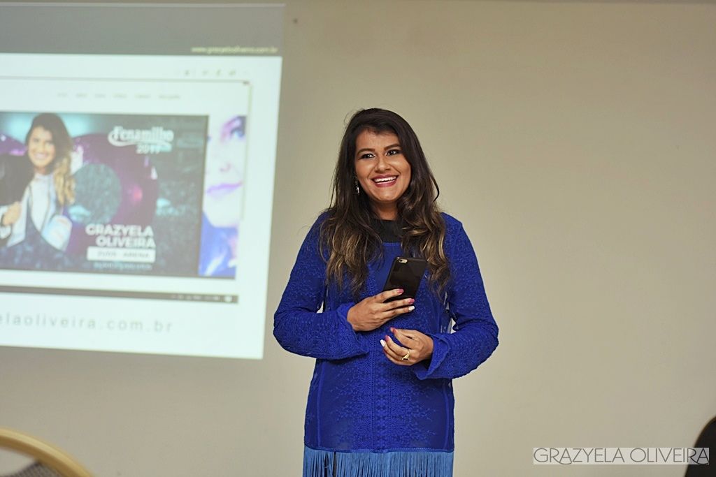 Cantora Grazyela Oliveira promove café com pastores em Patos de Minas | Patos Agora - A notícia no seu tempo - https://patosagora.net