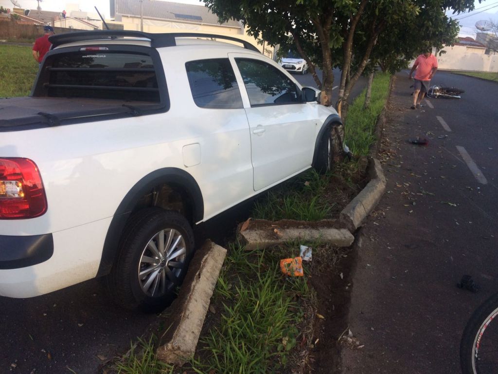 Grave acidente deixa motociclista ferido na Avenida Lucy Mesquita no bairro Guanabara | Patos Agora - A notícia no seu tempo - https://patosagora.net
