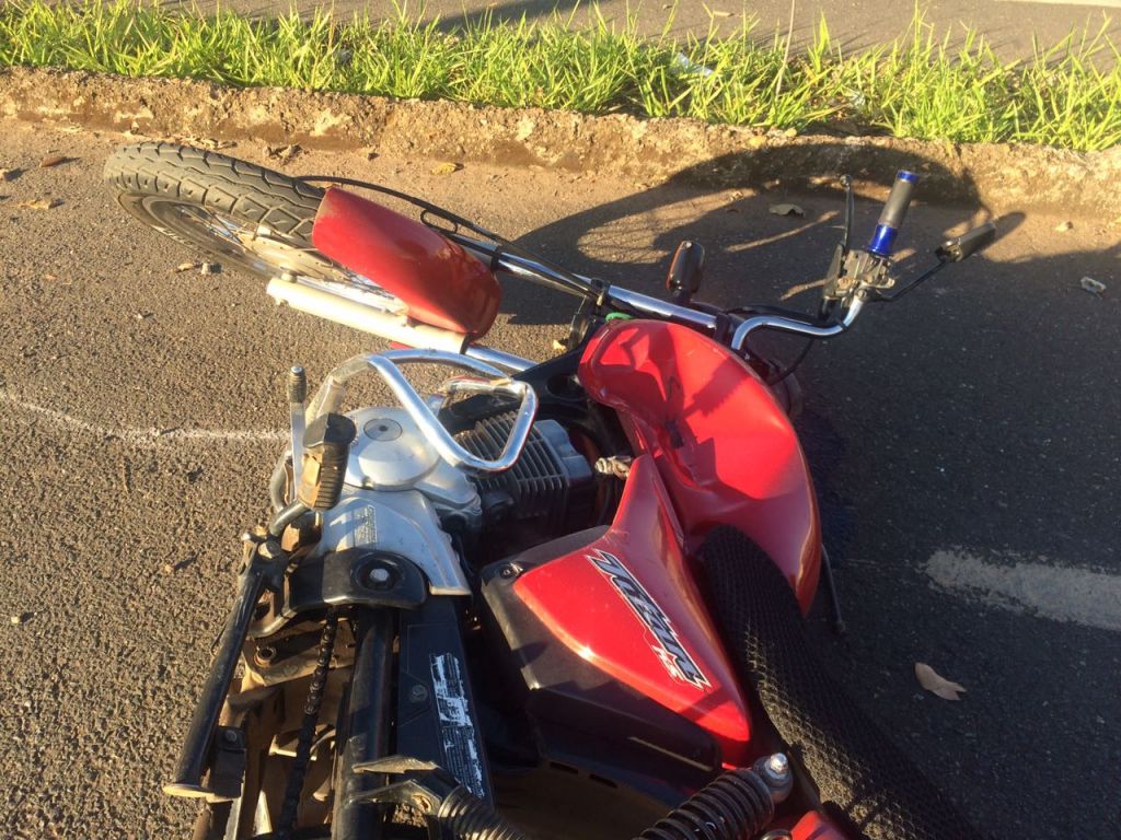 Grave acidente deixa motociclista ferido na Avenida Lucy Mesquita no bairro Guanabara | Patos Agora - A notícia no seu tempo - https://patosagora.net