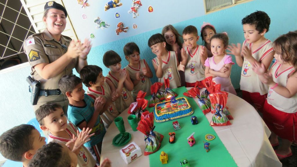 PM visita escola infantil e felicita criança apaixona pela instituição | Patos Agora - A notícia no seu tempo - https://patosagora.net