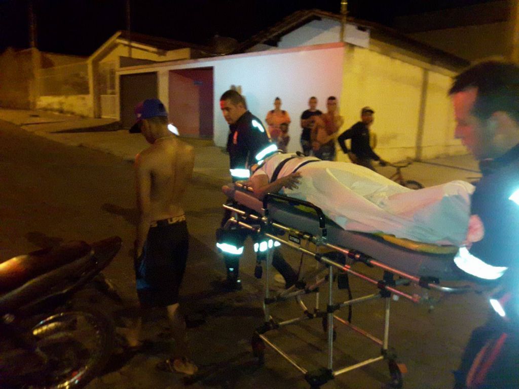 Motociclista fica ferida ao colidir em carro no Bairro Cristo Redentor | Patos Agora - A notícia no seu tempo - https://patosagora.net