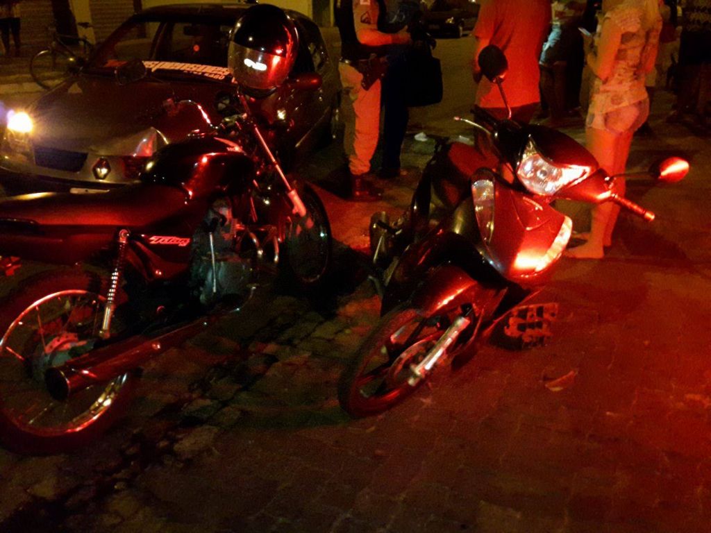 Motociclista fica ferida ao colidir em carro no Bairro Cristo Redentor | Patos Agora - A notícia no seu tempo - https://patosagora.net