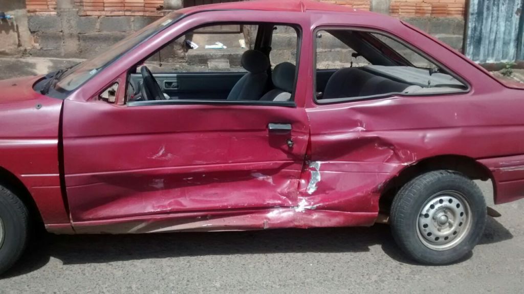 Motorista é socorrido após acidente no bairro Caramuru | Patos Agora - A notícia no seu tempo - https://patosagora.net