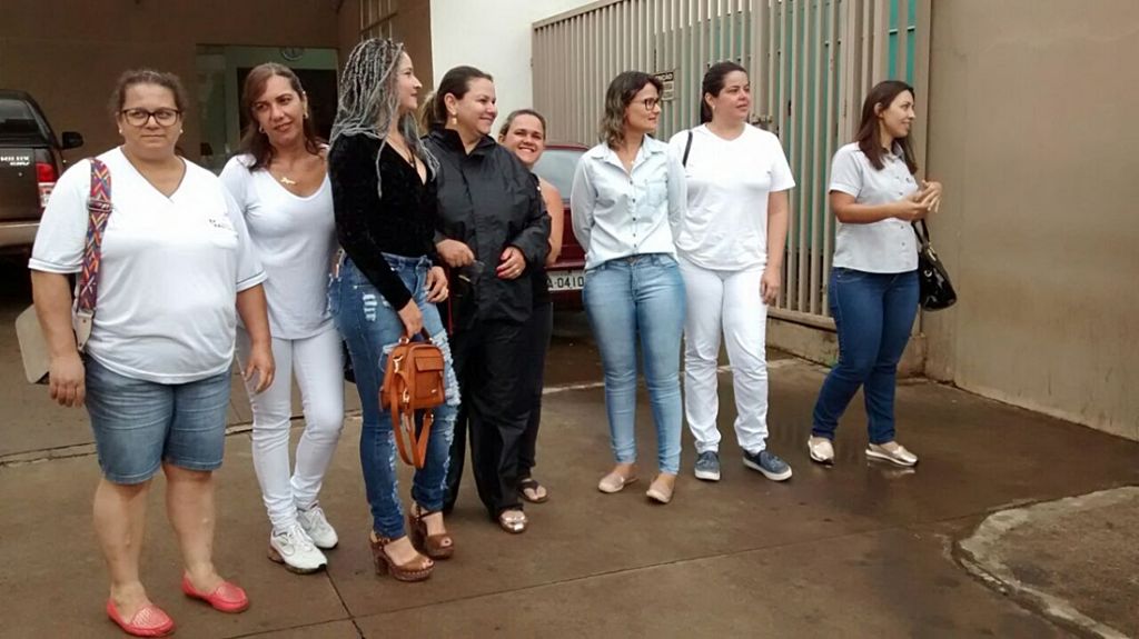 Funcionários com salários atrasados protestam contra novos administradores do Hospital São Lucas | Patos Agora - A notícia no seu tempo - https://patosagora.net