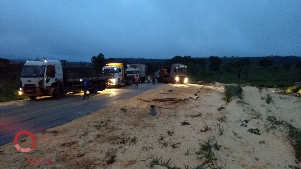 Quatro veículos se envolvem em acidente na BR-365 em São Gonçalo do Abaeté | Patos Agora - A notícia no seu tempo - https://patosagora.net