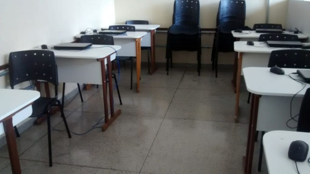 Ladrões invadem laboratório de informática de escola e furtam três notebooks | Patos Agora - A notícia no seu tempo - https://patosagora.net