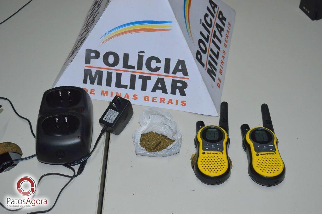 PM localiza radio comunicador e drogas no bairro Sorriso | Patos Agora - A notícia no seu tempo - https://patosagora.net