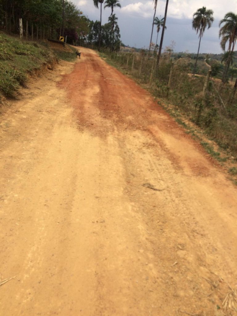 Produtores pagam do próprio bolso recursos para recuperar estrada na zona rural de Patos de Minas | Patos Agora - A notícia no seu tempo - https://patosagora.net
