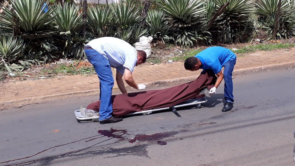 Homem é morto a tiros próximo de escola em Patos de Minas | Patos Agora - A notícia no seu tempo - https://patosagora.net