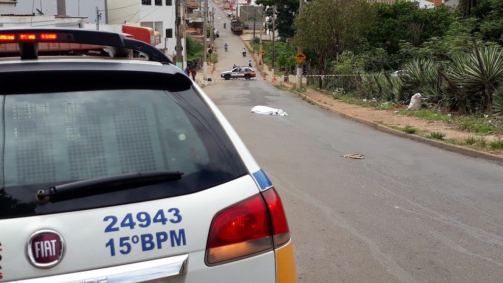 Homem é morto a tiros próximo de escola em Patos de Minas | Patos Agora - A notícia no seu tempo - https://patosagora.net