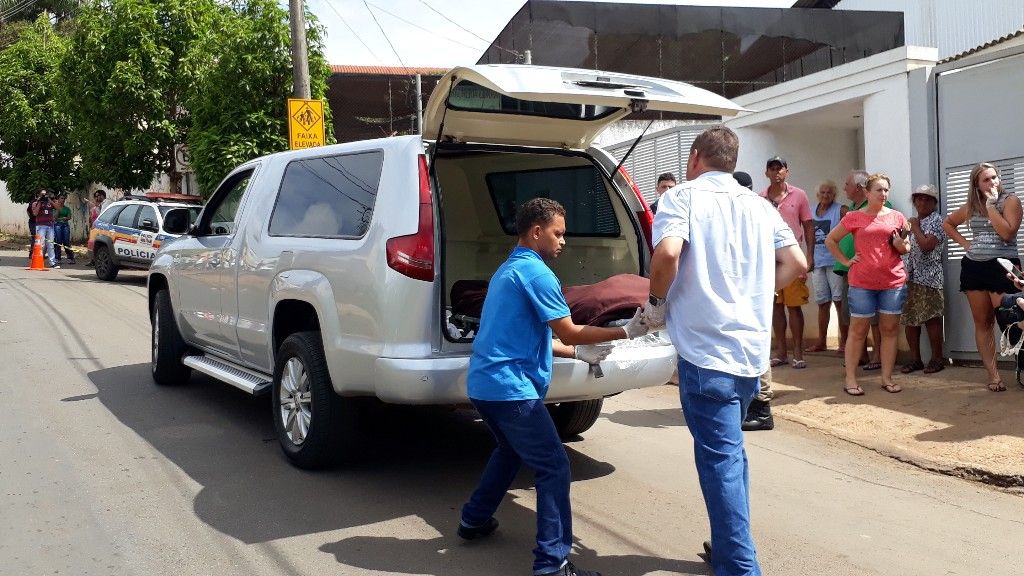 Homem é morto a tiros próximo de escola em Patos de Minas | Patos Agora - A notícia no seu tempo - https://patosagora.net