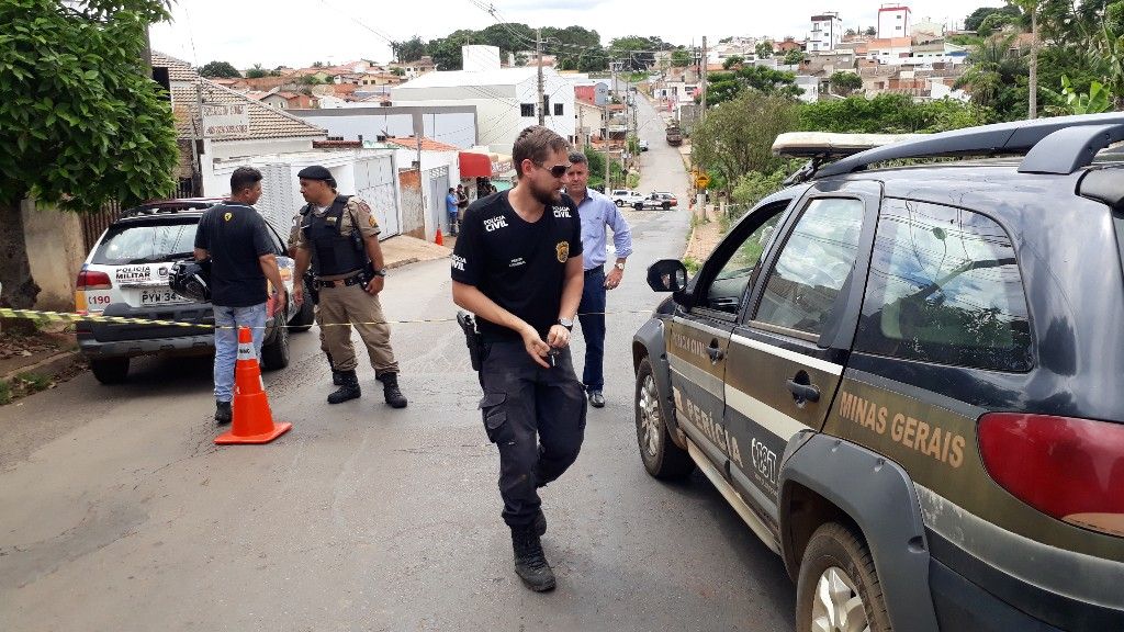 Homem é morto a tiros próximo de escola em Patos de Minas | Patos Agora - A notícia no seu tempo - https://patosagora.net