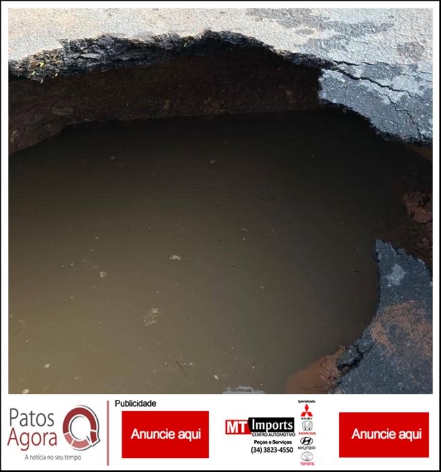 Enorme buraco surge em via no Centro de Patos de Minas | Patos Agora - A notícia no seu tempo - https://patosagora.net