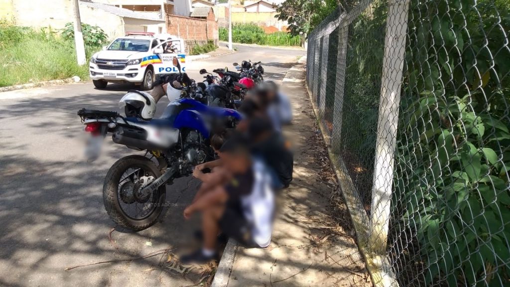 PM de Patos de Minas apreende 13 motos em operação 