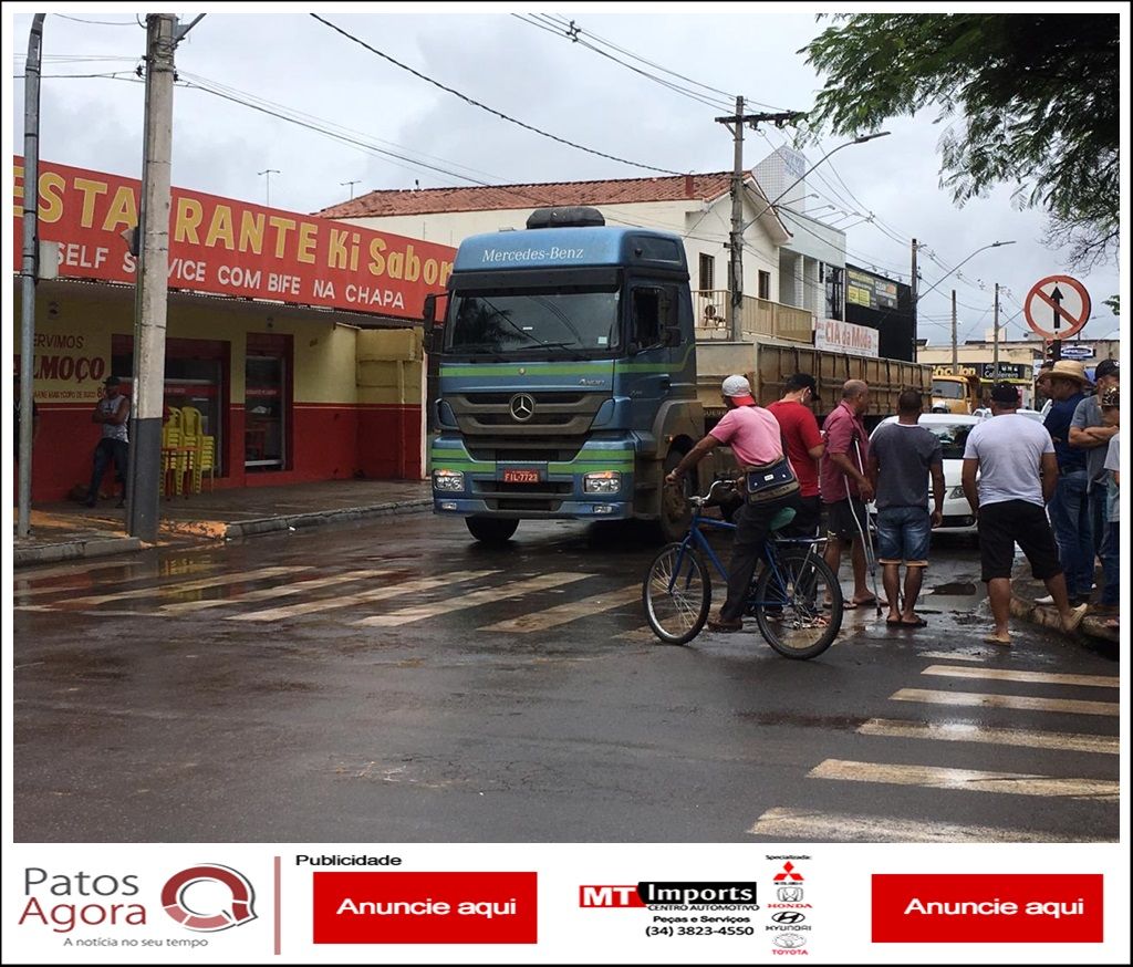 Idoso morre após ser atropelado por carreta na Rua Ouro Preto | Patos Agora - A notícia no seu tempo - https://patosagora.net