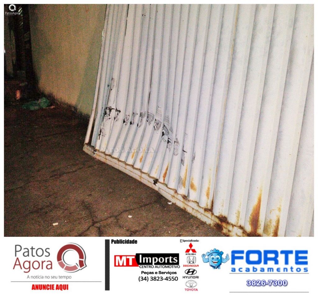 Condutor inabilitado colide em portão no bairro Antônio Caixeta. | Patos Agora - A notícia no seu tempo - https://patosagora.net