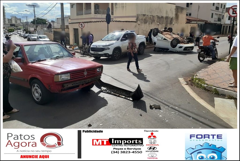 Carro capota em acidente entre três veículos em Patos de Minas | Patos Agora - A notícia no seu tempo - https://patosagora.net