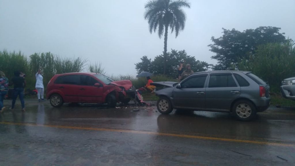 Acidente na curva do Belvedere, em Rio Paranaíba, deixou 6 pessoas feridas | Patos Agora - A notícia no seu tempo - https://patosagora.net