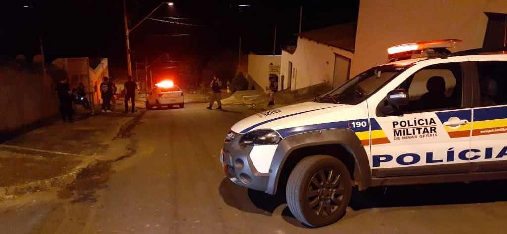 Homem morre e outro é socorrido em estado grave após serem baleados no Bairro Vila Rosa | Patos Agora - A notícia no seu tempo - https://patosagora.net