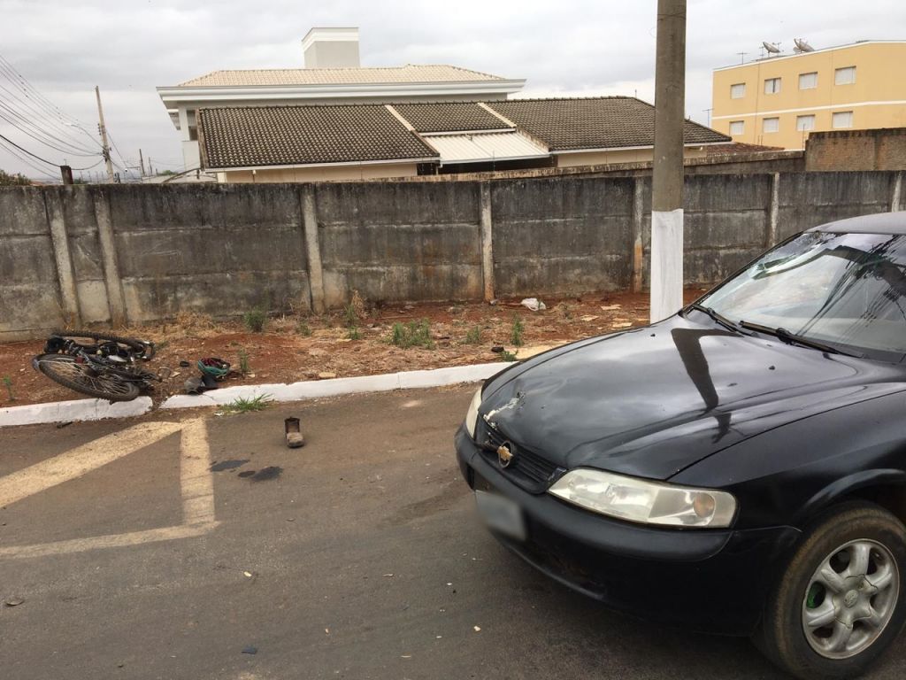 Homem fica gravemente ferido em acidente entre bicicleta motorizada e veículo | Patos Agora - A notícia no seu tempo - https://patosagora.net