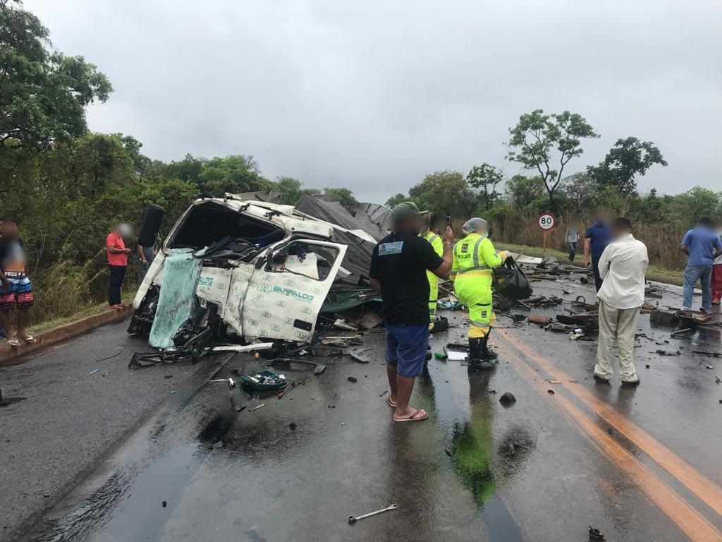 Acidente entre 3 veículos deixa vítimas fatais na BR-040 | Patos Agora - A notícia no seu tempo - https://patosagora.net