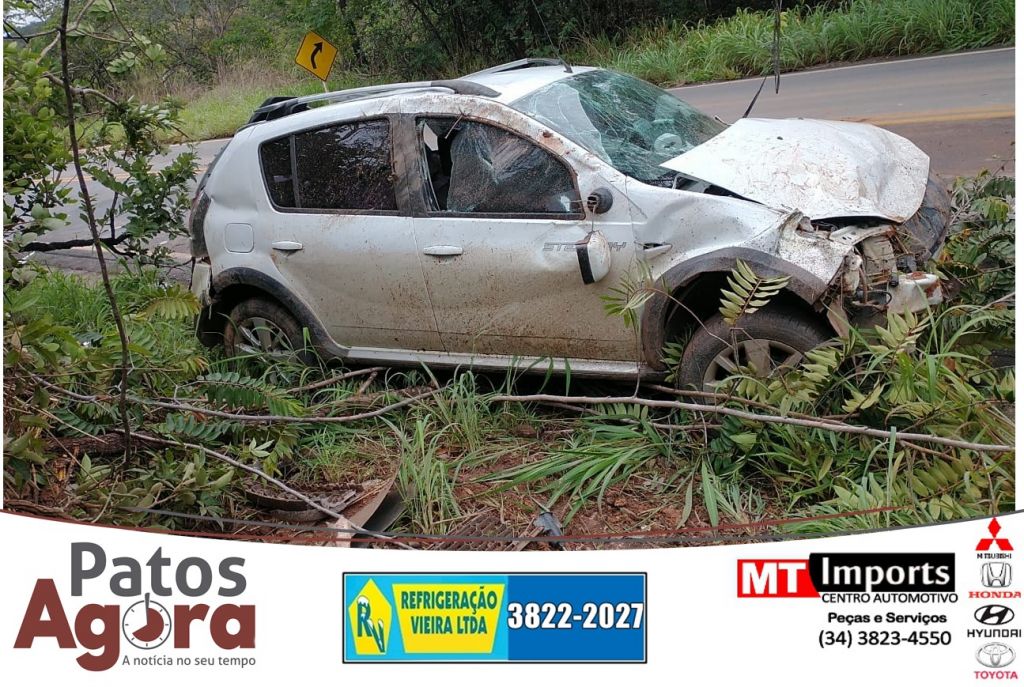 Motorista cochila e capota carro com a família na MG-410 | Patos Agora - A notícia no seu tempo - https://patosagora.net