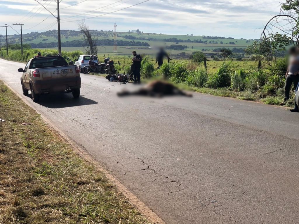Motociclista fica ferido após atropelar cavalo na Avenida Afonso Queiroz  | Patos Agora - A notícia no seu tempo - https://patosagora.net