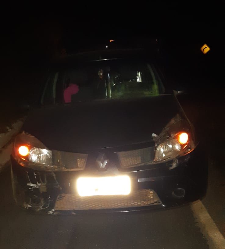 Motorista fica ferido após carreta carregada com sorgo tombar na BR 352 | Patos Agora - A notícia no seu tempo - https://patosagora.net