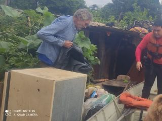 Corpo de Bombeiros resgata homem ilhado na cidade de São Gonçalo do Abaeté | Patos Agora - A notícia no seu tempo - https://patosagora.net